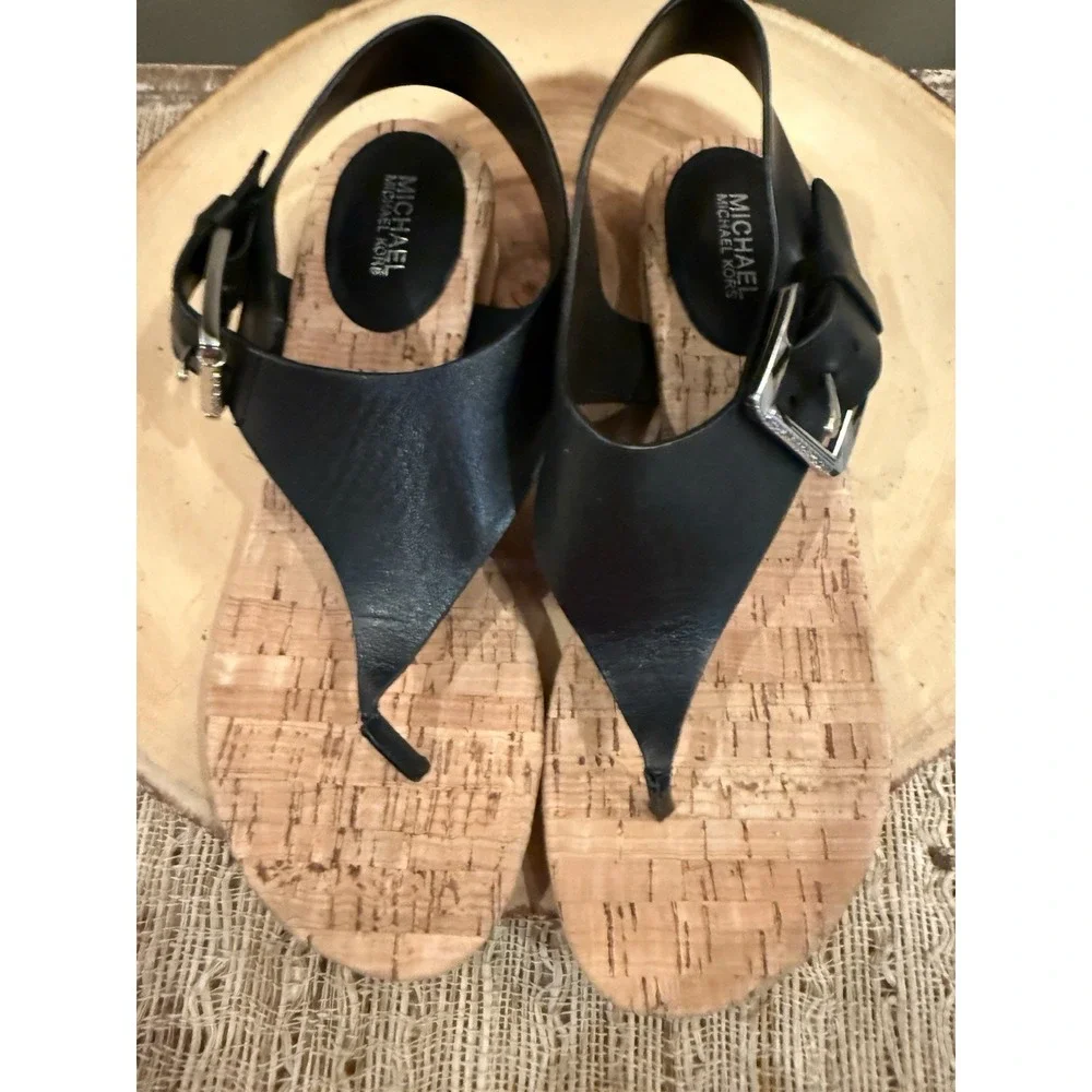 Michael Kors Women's Mk London Buckle Thong Sandal Black Block Heel 6M New - Picture 8 of 14